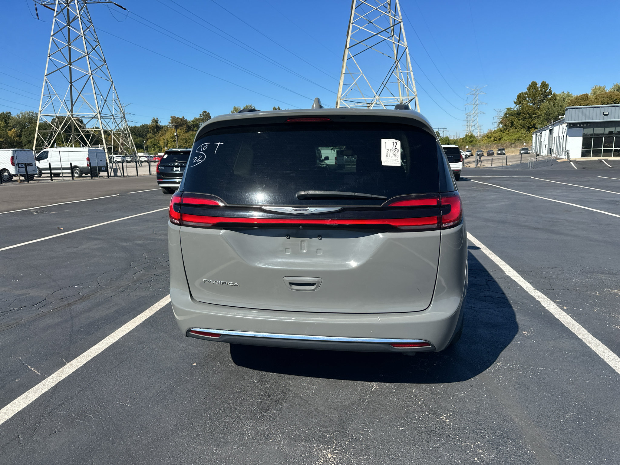 Used 2022 Chrysler Pacifica Touring-L FWD image 18