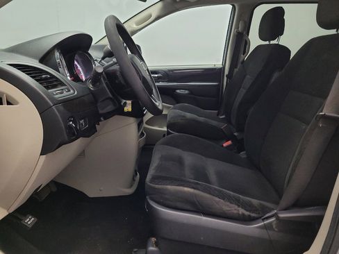 Used 2020 Dodge Grand Caravan SE image 17