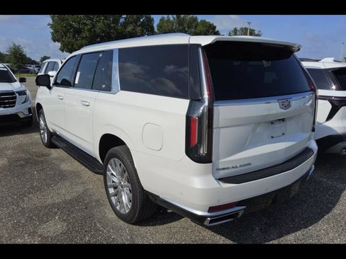 Used 2024 Cadillac Escalade ESV Premium Luxury AWD/4WD image 8