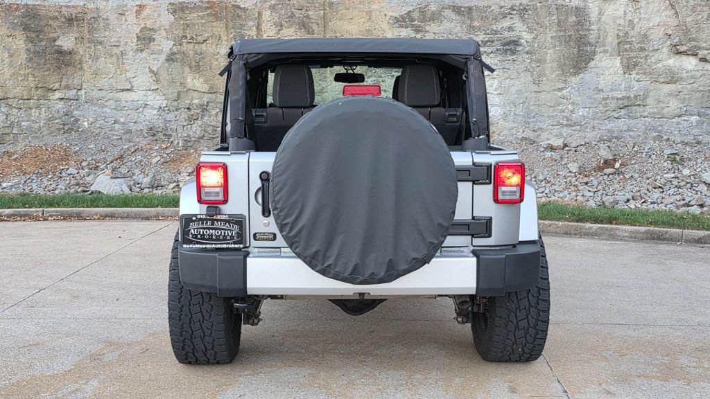 Used 2014 Jeep Wrangler Unlimited Sahara AWD/4WD image 11