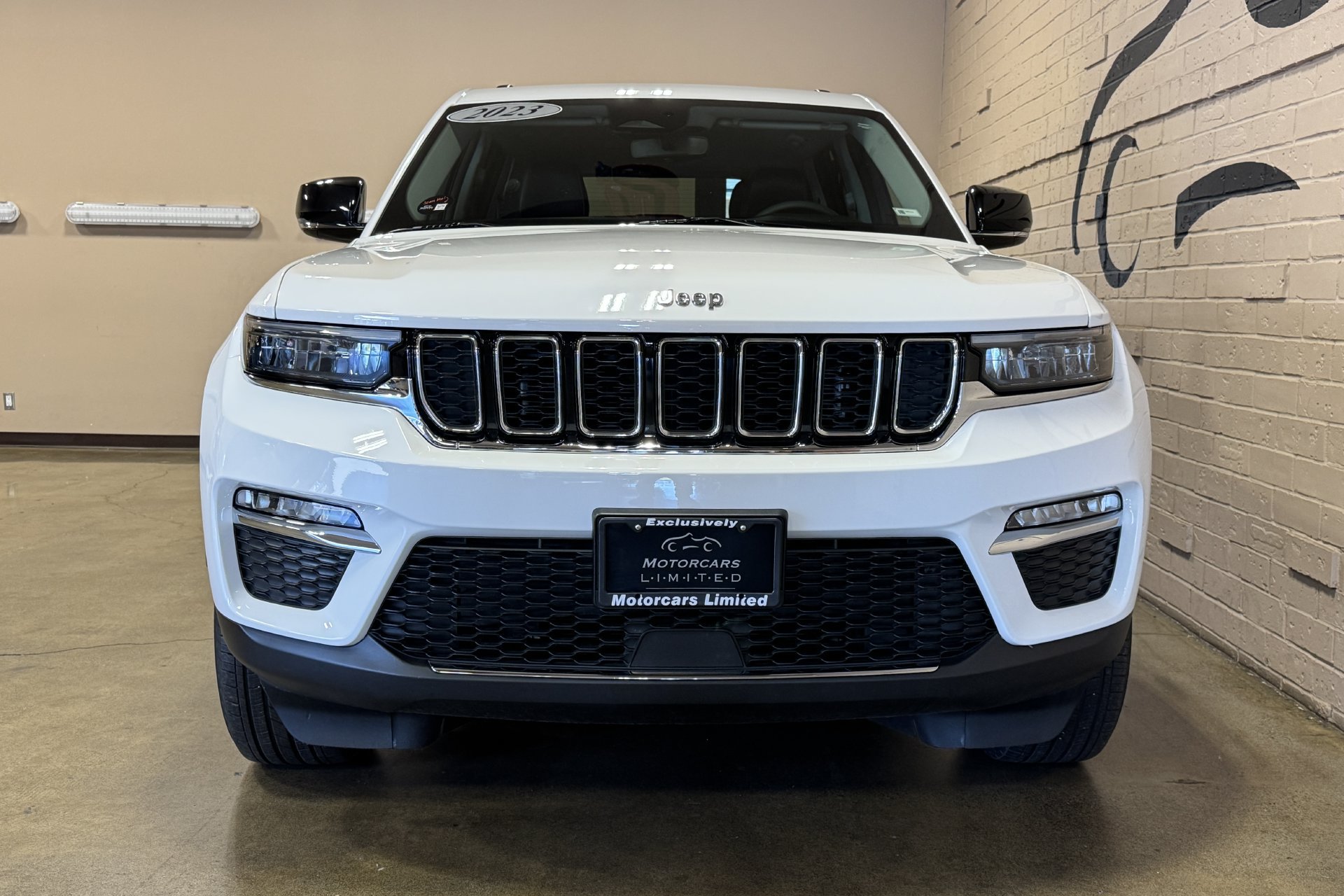 Used 2023 Jeep Grand Cherokee Limited AWD/4WD image 13