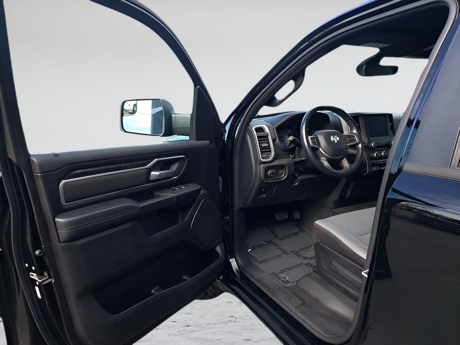 Used 2023 RAM 1500 Big Horn AWD/4WD image 10