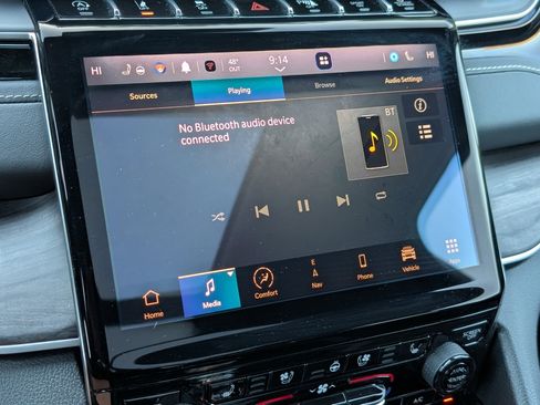 Used 2023 Jeep Grand Cherokee Limited w/ Luxury Tech Group II image 29