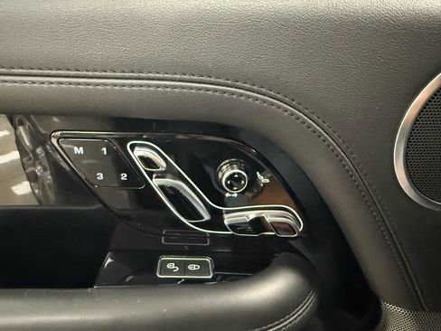 Used 2019 Land Rover Range Rover HSE image 25