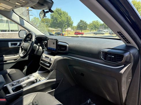 Used 2023 Ford Explorer XLT w/ Equipment Group 202A AWD/4WD image 22