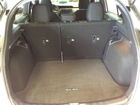 Used 2024 Nissan Kicks SR image 5