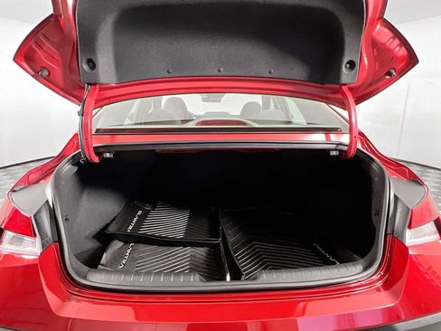 Certified 2024 Hyundai Elantra SE image 24