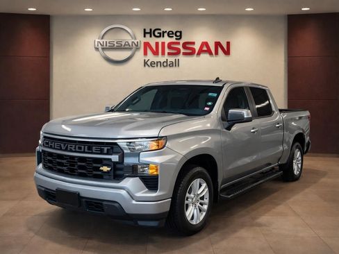 Used 2025 Chevrolet Silverado 1500 Custom RWD image 3