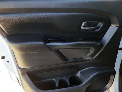 Used 2021 Nissan Titan S w/ S Utility Package image 10