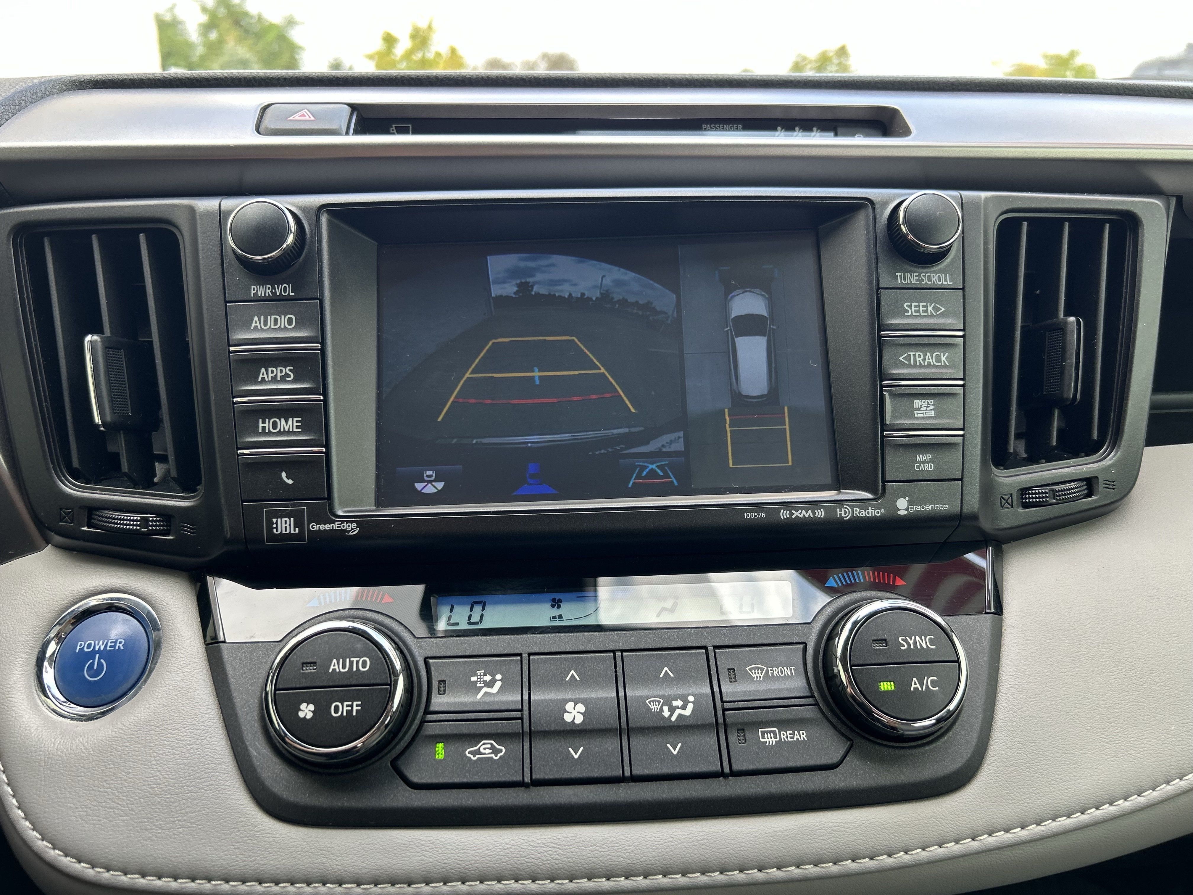 Used 2018 Toyota RAV4 Limited w/ Advanced Technology Package AWD/4WD image 17