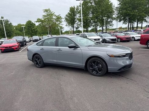 Certified 2025 Honda Accord SE image 6