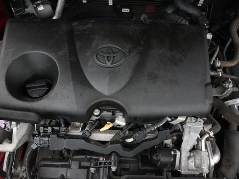 Used 2021 Toyota RAV4 LE AWD/4WD image 36