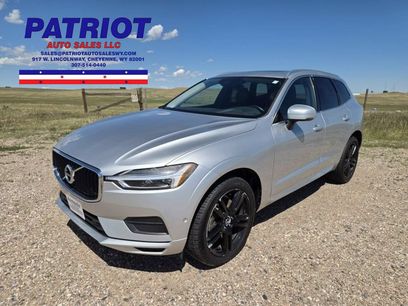Used 2019 Volvo XC60 T6 Momentum w/ Multimedia Package