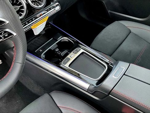 Used 2026 Mercedes-Benz GLA 250 image 11