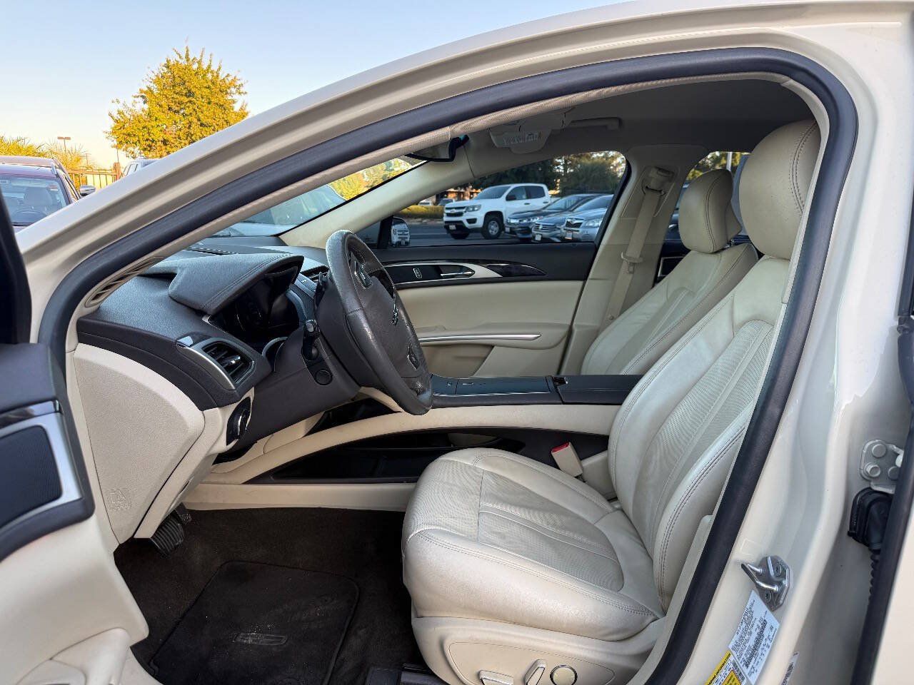 Used 2014 Lincoln MKZ w/ Equipment Group 102A Reserve FWD image 10