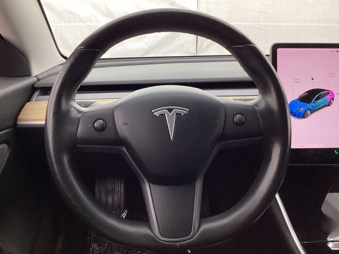 Used 2018 Tesla Model 3 Mid Range RWD image 32
