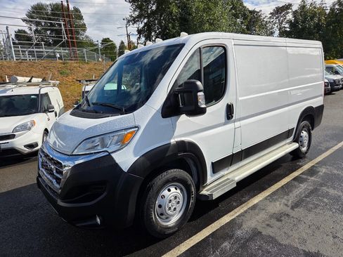 Used 2023 RAM ProMaster 2500 image 3