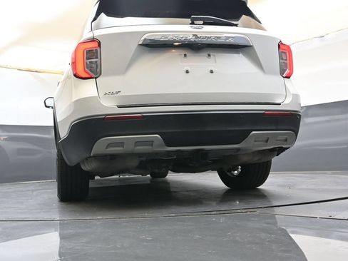 Used 2021 Ford Explorer XLT w/ Equipment Group 202A RWD image 33