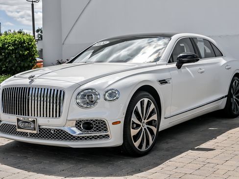 Used 2024 Bentley Flying Spur V8 AWD/4WD image 5