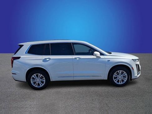 New 2025 Cadillac XT6 Luxury image 6