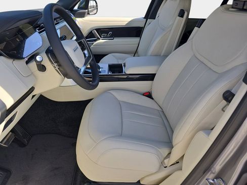 New 2026 Land Rover Range Rover SE image 16