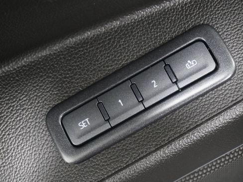 Used 2019 Chevrolet Tahoe Premier AWD/4WD image 18