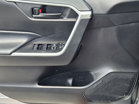 Used 2023 Toyota RAV4 LE FWD image 22