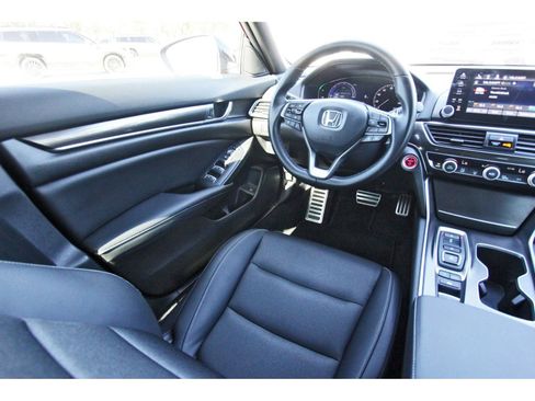 Used 2022 Honda Accord Sport image 9