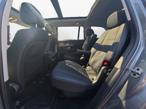 Used 2024 Mercedes-Benz GLS 450 4MATIC image 16