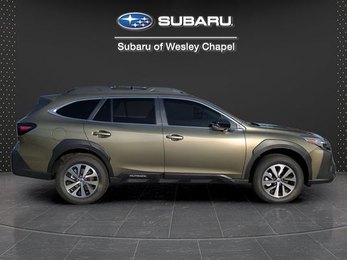 Used 2025 Subaru Outback Premium AWD/4WD image 4