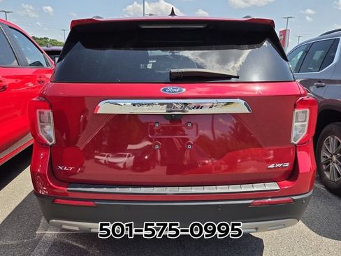 Used 2024 Ford Explorer XLT w/ Equipment Group 202A AWD/4WD image 4