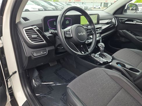 Used 2025 Kia Seltos S FWD image 28
