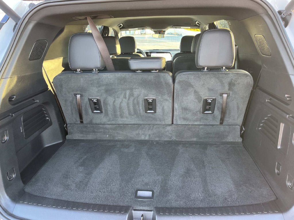 Used 2026 Chevrolet Traverse LT FWD image 21
