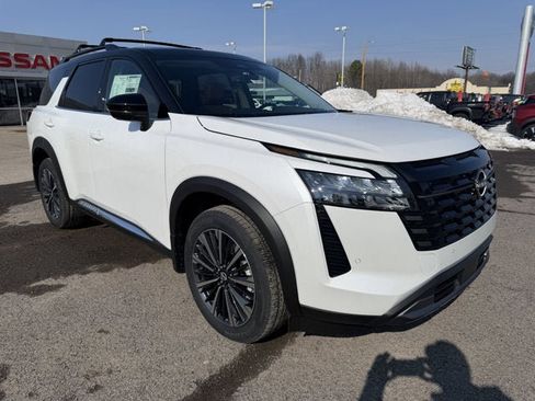 New 2026 Nissan Pathfinder Platinum image 1