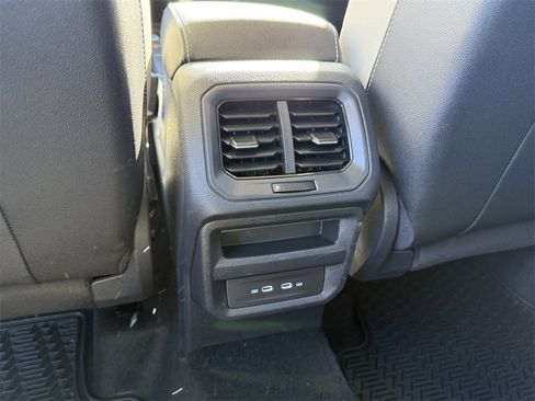 New 2026 Volkswagen Taos SE image 25