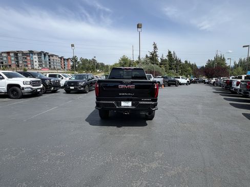 Used 2025 GMC Sierra 2500 Denali w/ Denali Reserve Package AWD/4WD image 5