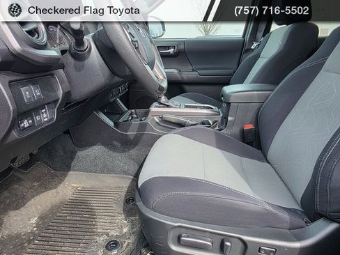 Used 2023 Toyota Tacoma TRD Off-Road w/ Advanced Technology Package image 9