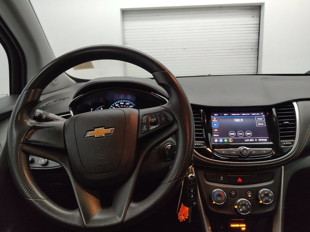 Used 2021 Chevrolet Trax LS FWD image 22