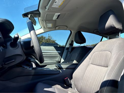 Used 2023 Nissan Altima 2.5 SV image 16