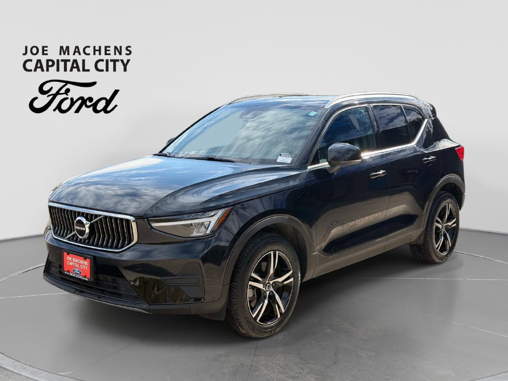 Used 2025 Volvo XC40 B5 Core AWD/4WD image 9