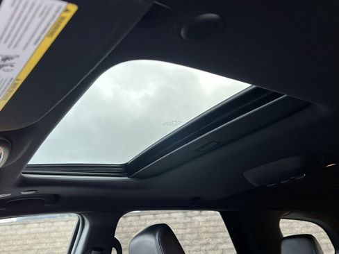 Used 2022 Dodge Durango R/T w/ Tow 'N Go Package image 9