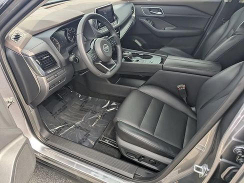 Used 2021 Nissan Rogue SV w/ Premium Package FWD image 9