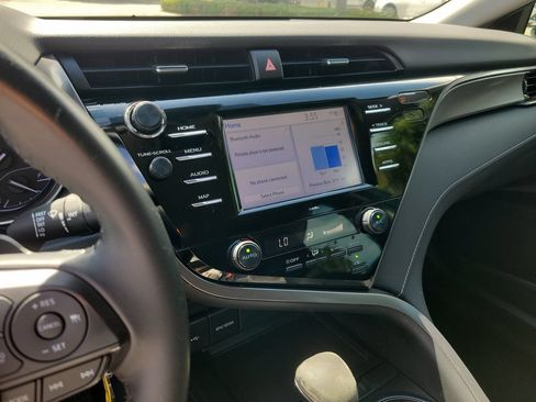 Used 2020 Toyota Camry SE FWD image 23