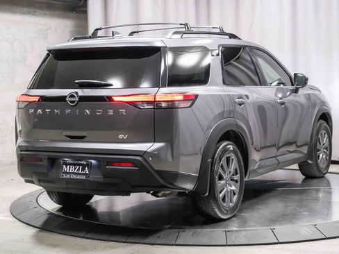 Used 2022 Nissan Pathfinder SV FWD image 4