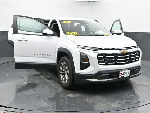 Used 2025 Chevrolet Equinox LT image 50