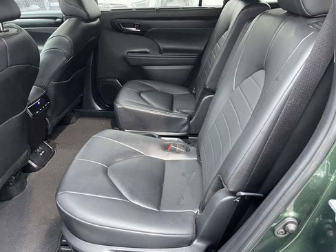 Used 2024 Toyota Highlander XLE image 23