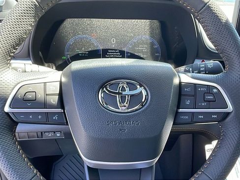 New 2026 Toyota Sienna XLE Woodland Edition AWD/4WD image 23