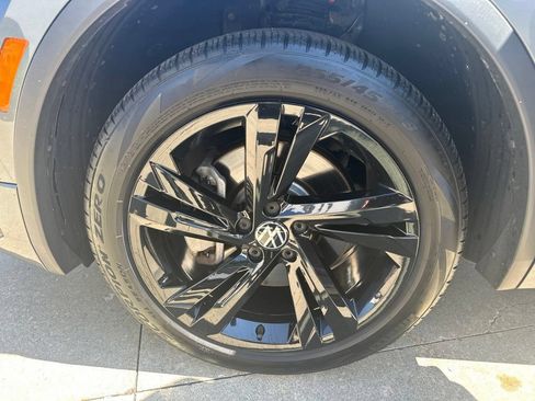 Used 2023 Volkswagen Tiguan SE R-Line AWD/4WD image 36