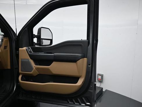 New 2025 Ford F250 XLT w/ Black Appearance Package image 27