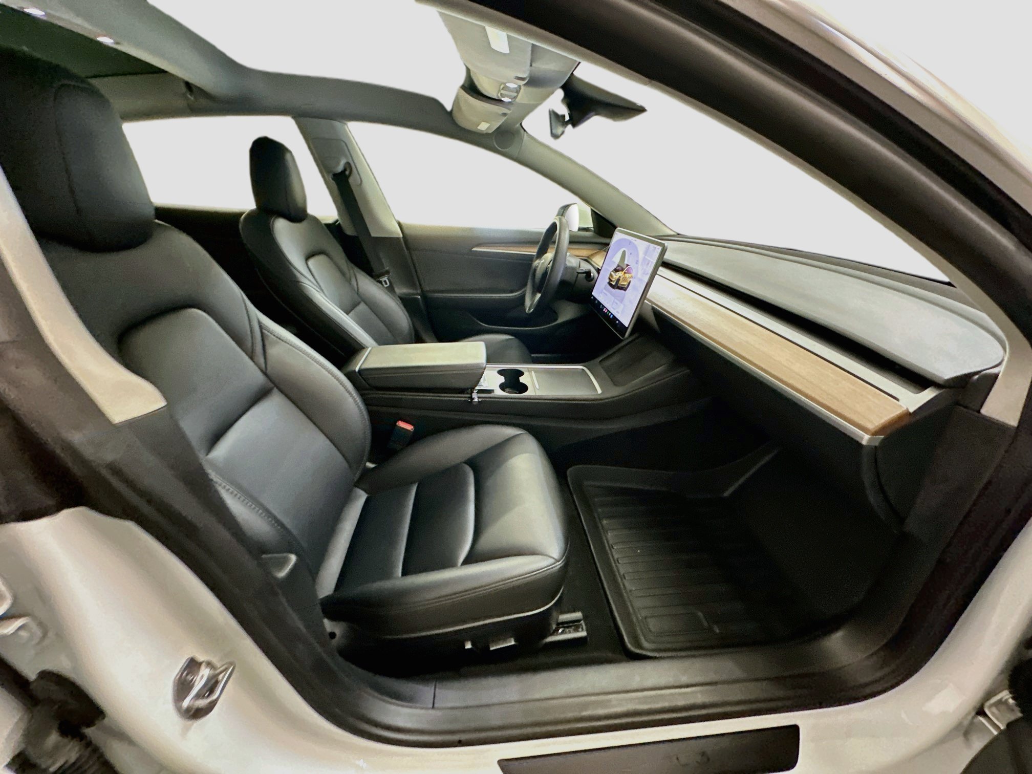 Used 2023 Tesla Model 3 Standard Range RWD image 31